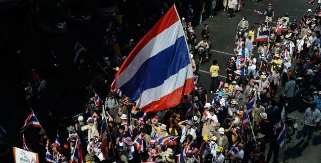 دولت تایلند در بحبوحه تظاهرات وضعیت اضطراری اعلام کرد