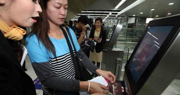 سامانه الکترونیکی بررسی گذرنامه خارجیان مقیم تایلند جایگزین پلیس مهاجرت میشود